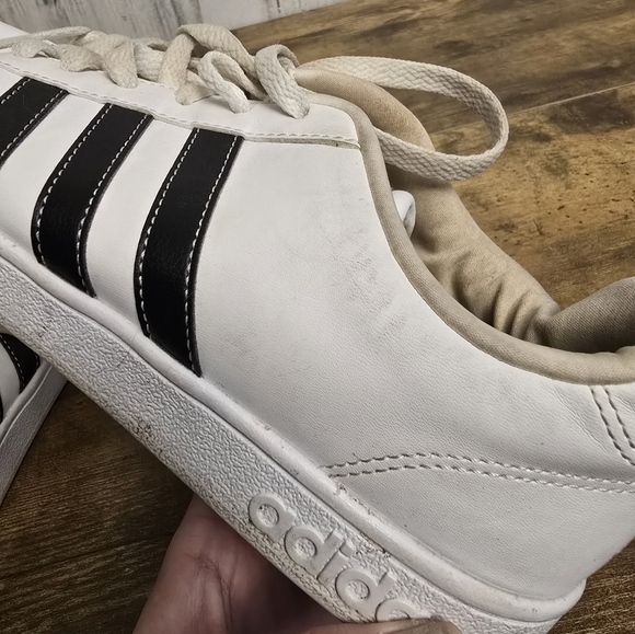 Adidas White and Black Sneakers Mens Size 10 - Picture 9 of 11